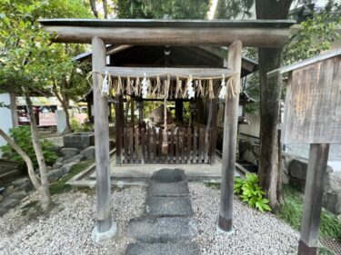 岩上神社の岩神さん